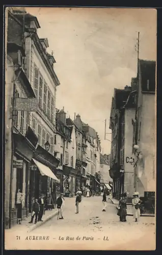 AK Auxerre, La Rue de Paris, Strassenpartie