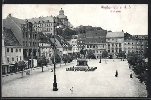 AK Weissenfels a. d. S., Marktplatz mit Hirsch-Apotheke und Denkmal