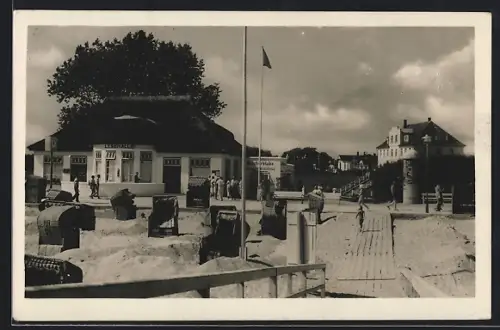 AK Dahme in Holstein, die Lesehalle am Strand, die Strandkörbe