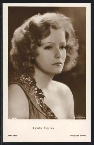 AK Schauspielerin Greta Garbo mit melancholischem Blick