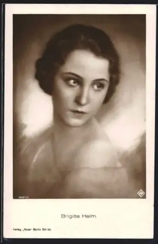 AK Schauspielerin Brigitte Helm mit ernstem Blick