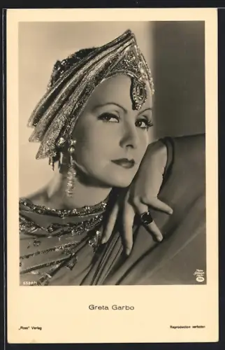 AK Schauspielerin Greta Garbo in dem Kostüm einer Filmrolle