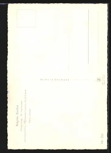 AK Schauspielerin Brigitte Bardot trägt gepunktetes Kleid mit Schleife