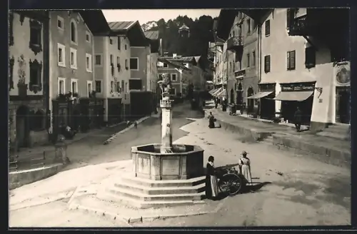 AK Berchtesgaden, Marktplatz mit Brunnen