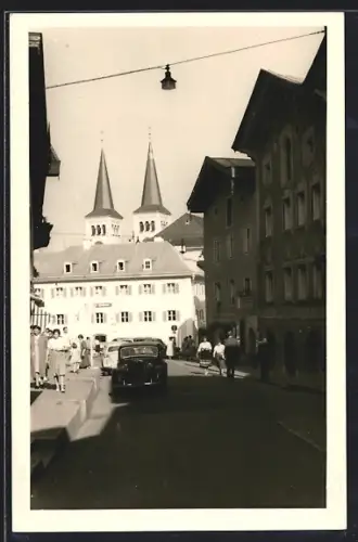 Foto-AK Berchtesgaden, Marktplatzstrasse mit Passanten