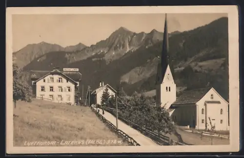 AK Laterns /Vrlbg., Gasthof Löwen und Kirche