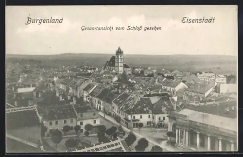 AK Eisenstadt-Kismarton, Panorama mit Kirche und Strassenpartie