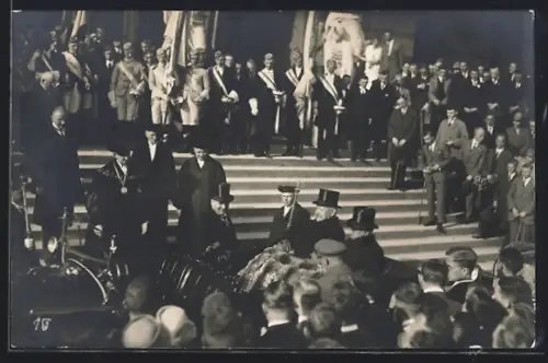Foto-AK Kiel, Paul von Hindenburg vor der Universität