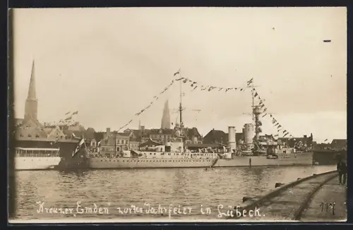 AK Lübeck, Kreuzer Emden zur 700 Jahrfeier in Lübeck