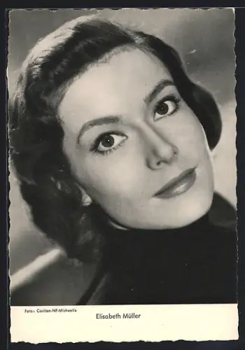 AK Schauspielerin Elisabeth Müller in nachdenklicher Pose