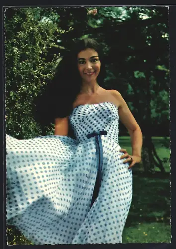 AK Schauspielerin Pier Angeli im Sommerkleid porträtiert