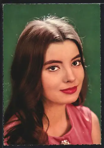 AK Musikerin Jacqueline Sassard mit freundlichem Lächeln