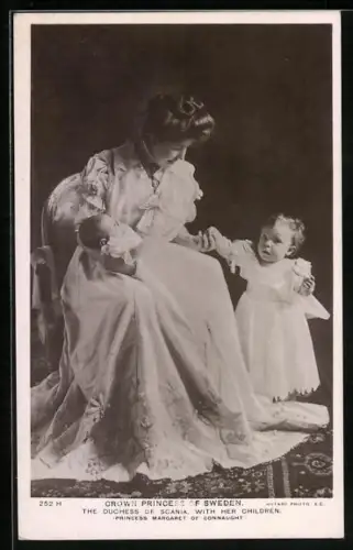 AK Adel von Schweden, Crown Princess of Sweden with her Children