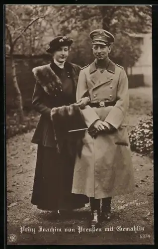 AK Prinz Joachim von Preussen und seine Braut mit Muff