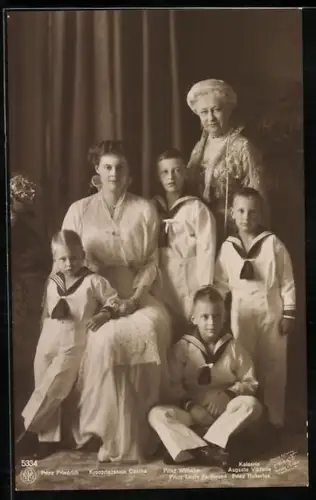 AK Kaiserin Auguste Victoria von Preussen mit Kronprinzessin Cecilie und den Enkeln