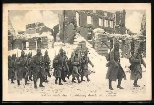 AK Soldau, nach der Zerstörung durch die Russen, Soldaten in ihren Wintermänteln