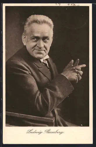 AK Ludwig Sternberg lächelt