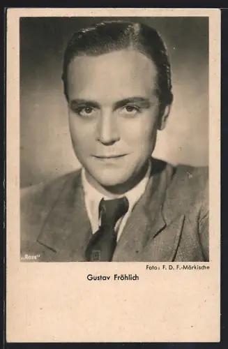 AK Schauspieler Gustav Fröhlich mit ernsten Blick im Anzug porträtiert