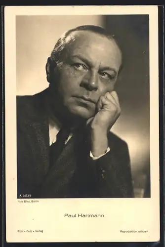 AK Schauspieler Paul Hartmann mit Hand an Kopf