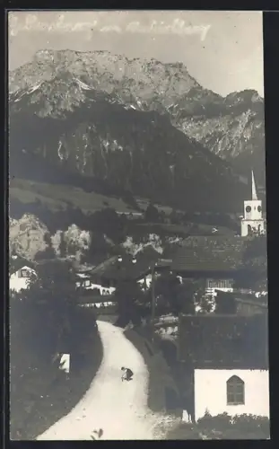 AK Schellenberg / Obb., Dorfansicht mit Kirche und Gebirge