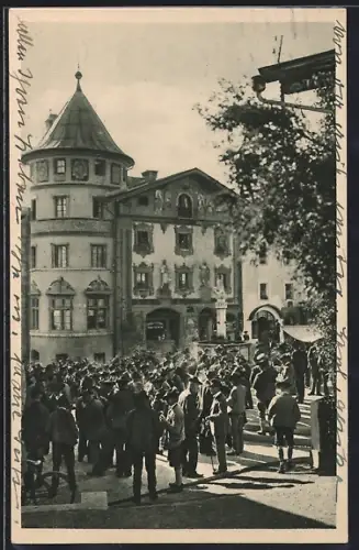 AK Berchtesgaden, Menschenmenge auf dem Marktplatz am Sonntag