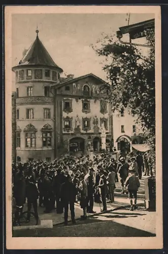 AK Berchtesgaden, Marktplatz, Sonntagsansicht, Menschenmenge