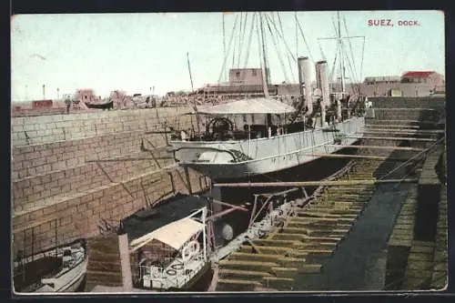 AK Suez, Dock, Schiff