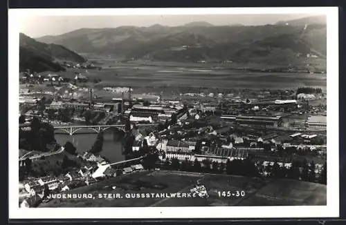 AK Judenburg /Stmk., Ortsansicht mit Gussstahlwerken aus der Vogelschau