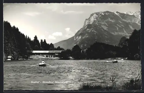 AK Langkampfen, Stimmersee, Gasthof Strandbad, Seepartie mit Ruderbooten vor Bergkulisse