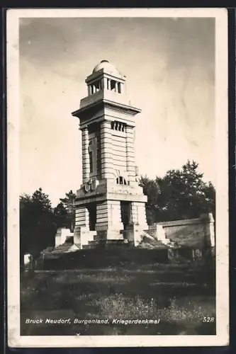 AK Bruck-Neudorf /Burgenland, Das Kriegerdenkmal