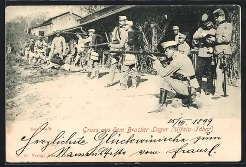 AK Brucker Lager, Soldaten in Uniform mit Gewehren