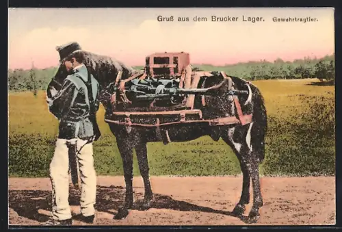 AK Brucker Lager, Soldat mit Gewehrtragtier
