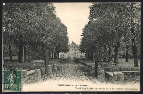 AK Ormesson, Le Château et son allée bordée d`arbres