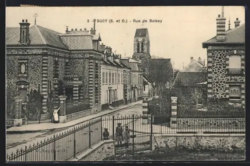 AK Sucy, Rue de Boissy avec vue sur les bâtiments et le clocher au fond