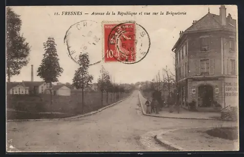AK Fresnes, Avenue de la République et vue sur la Briqueterie