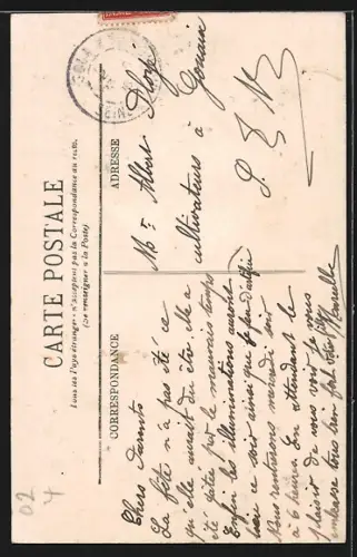 AK Château-Thierry, Vieux Château, une allée très fréquentée