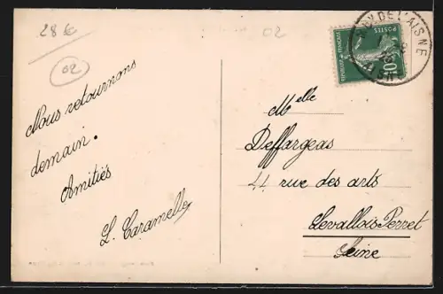 AK Brissay-Choigny, Grande-Rue avec charrette et bâtiments en briques