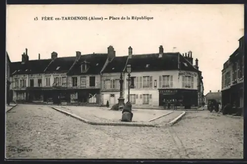 AK Fère-en-Tardenois /Aisne, Place de la République