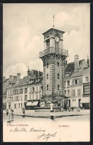 AK Villers-Cotterêts, Le Beffroi et la place animée avec des passants