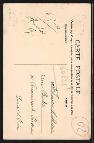 AK Saint-Quentin, Le Théâtre avec des passants devant l`entrée