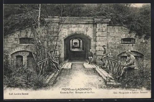 AK Mons-en-Laonnois, Entrée du Fort