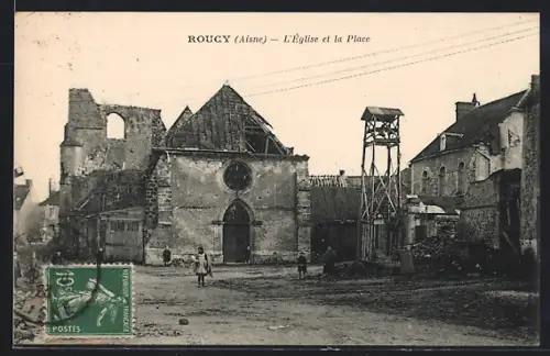 AK Roucy /Aisne, L`Église et la Place
