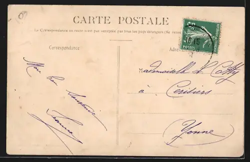 AK Rozoy-sur-Serre /Aisne, Rue de Paris avec commerces et passants