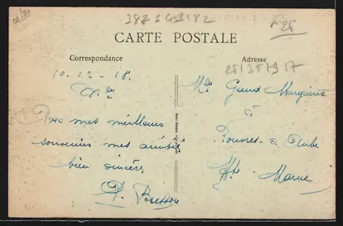 AK Fère-en-Tardenois /Aisne, Place de la République avec bâtiments endommagés