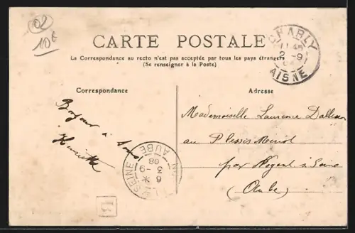 AK Charly, Tour Napoléon Ier et rue adjacente avec passants