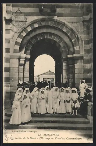 AK Marseille, N.-D. de la Garde, Pèlerinage des Premières Communiantes