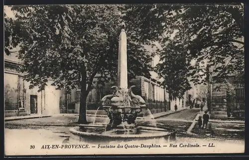 AK Aix-en-Provence, Rue Cardinale, Fontaine des Quatre-Dauphins