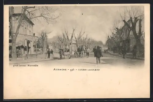 AK Aubagne, Cours Legrand avec passants et charrettes