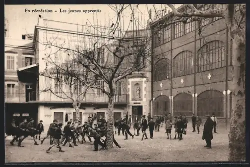 AK Marseille, En récréation, Les jeunes apprentis à l`Oratoire St-Léon