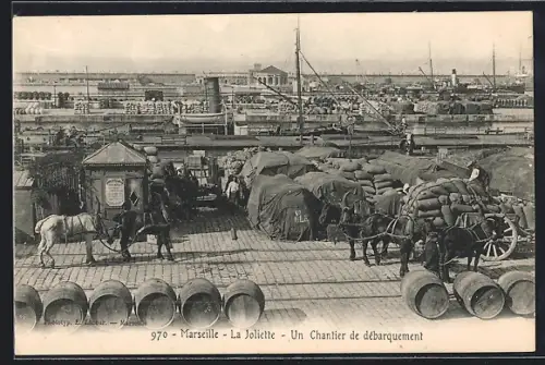 AK Marseille, La Joliette, Un chantier de débarquement